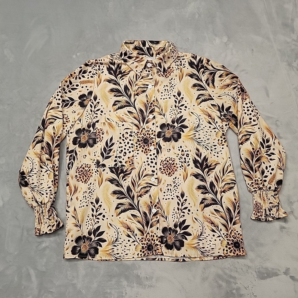 Leopard Print Shirt Womens Medium Beige Floral  Button Down Smocked Cuff Animal‎